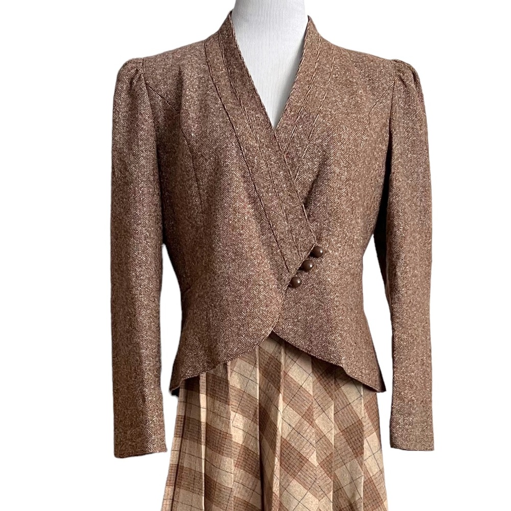 Vintage 70s / 80s Peabody House Tweed Powerhouse Structured Blazer in Brown Red
